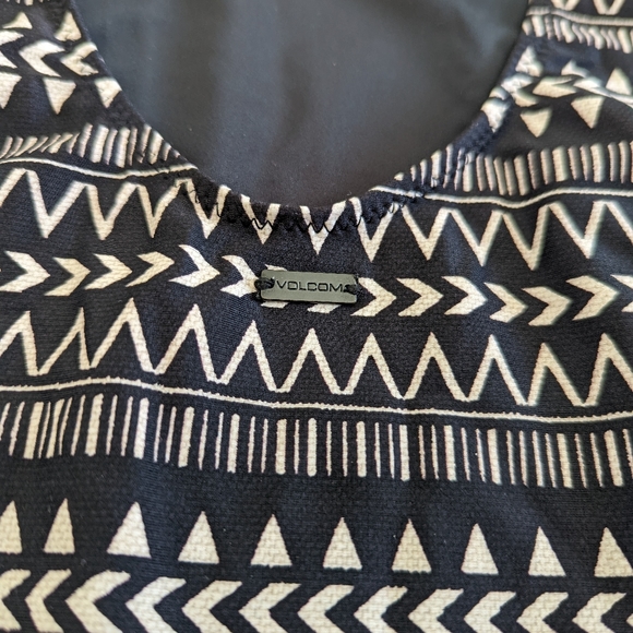 Volcom one piece bathing suit - Picture 3 of 6